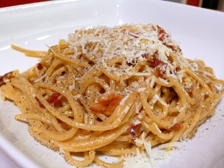 plato con spaghetti