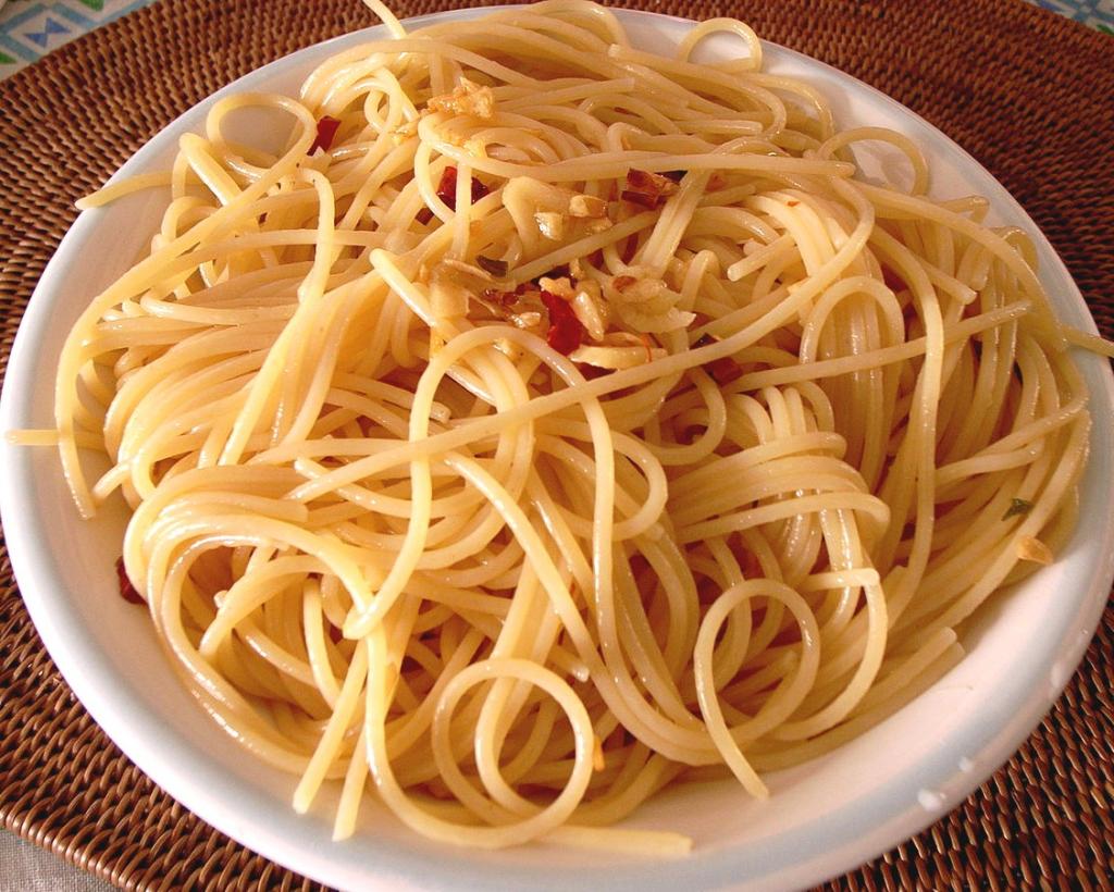 plato spaghetti al ajillo